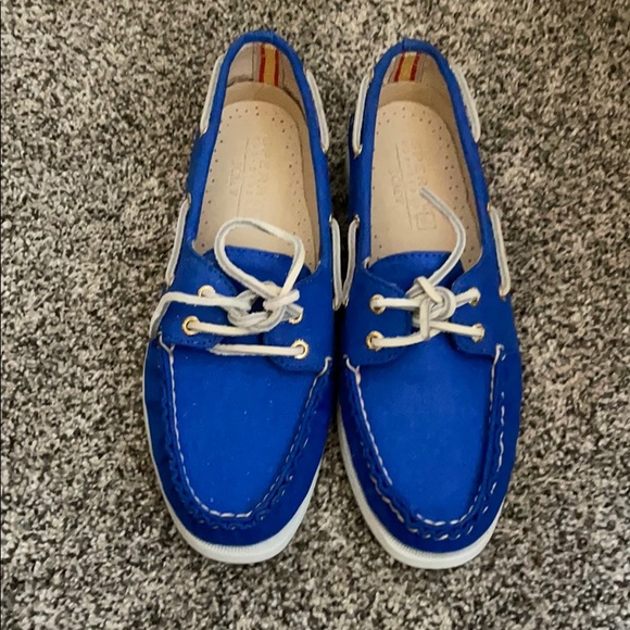 NWT Sperry Boat Shoe - Picture 1 of 4